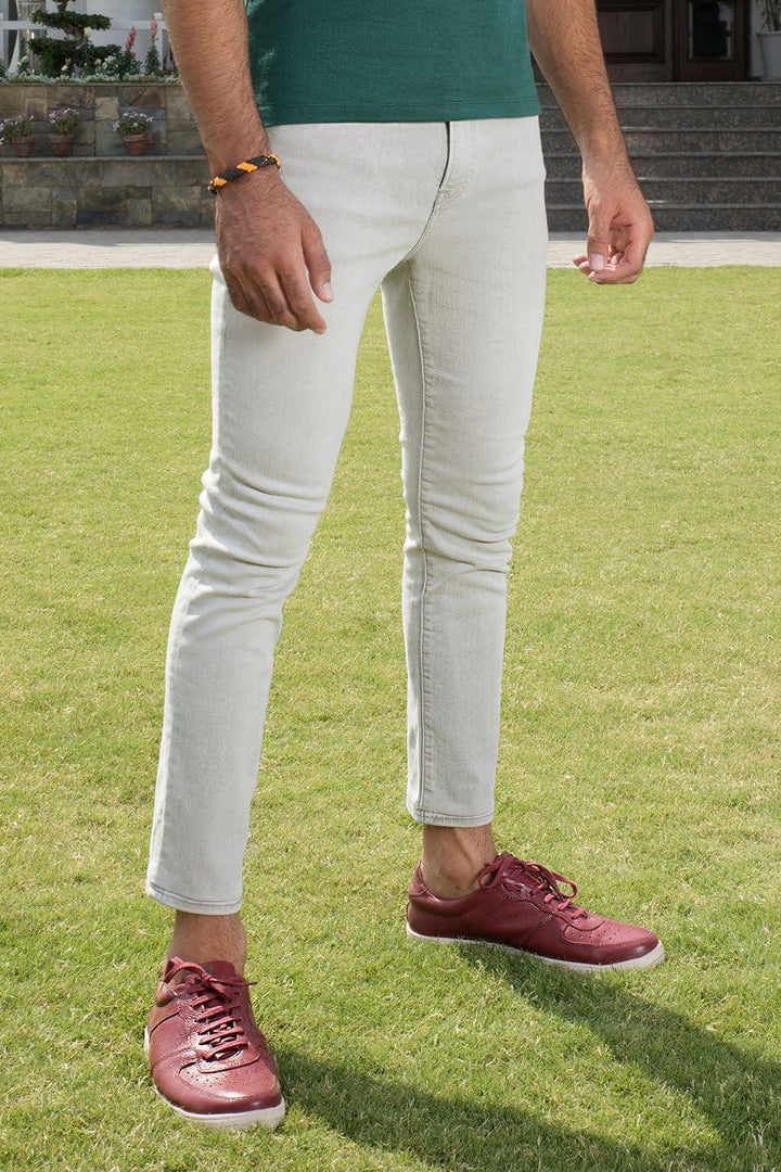 Bold Street Store -  Slim Straight Fit Light Wash Denim with Stretch Fabric